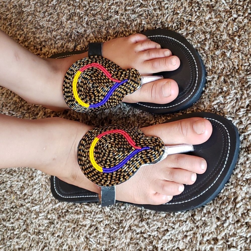 Beautiful Ladies Maasai Leather Sandals. Size 9/10 or 40 decorated with beads.